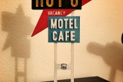 Roy's Motel & Cafe Sign (with Leds)